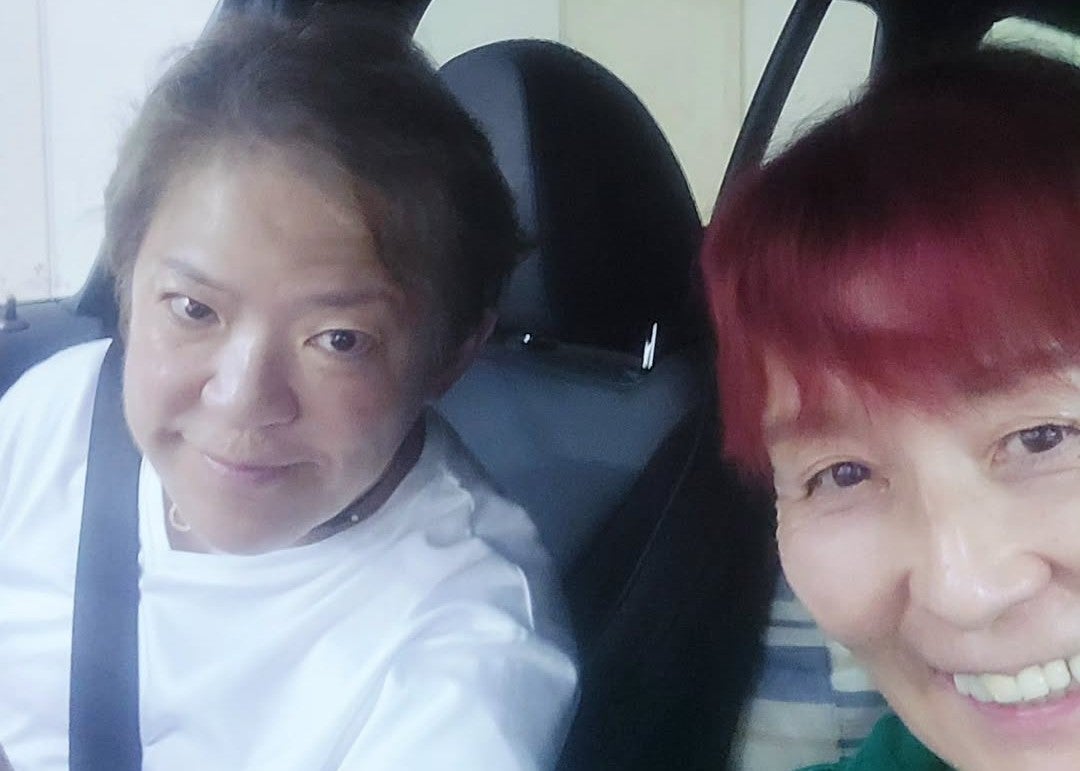 大森ゆかり、ライオネス飛鳥とのドライブで虹を目撃　雨上がりの空に笑顔