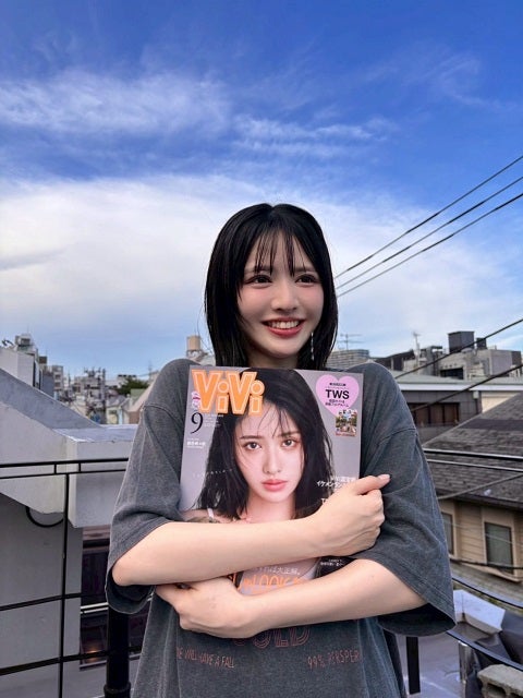 『ViVi』専属モデル決定のFRUITS ZIPPER・鎮西寿々歌、