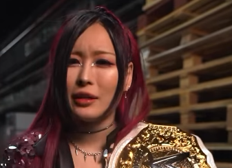 IYO SKY、WWEベルギー大会で大歓声！「レッスルマニアへ突き進む」