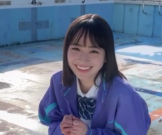 田牧そら、MVオフショット公開「初めてのプール掃除も楽しかった！」