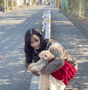 小栗有以、モデルを務めたエッセイ本の発売を前に撮影時を振り返る！