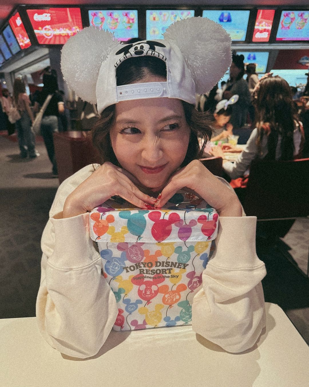 「全身交換したい」河北麻友子、ディズニーを満喫した姿が話題に
