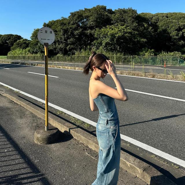 「初めて見る服だぁ！似合ってる」大人気YouTuberの夏を満喫する姿にファン歓喜