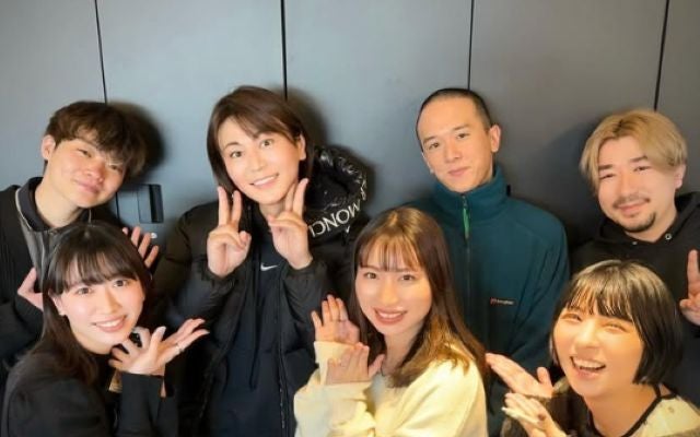 みんなでにっこり！氷川きよしが楽曲制作で関わる若手チームに感謝