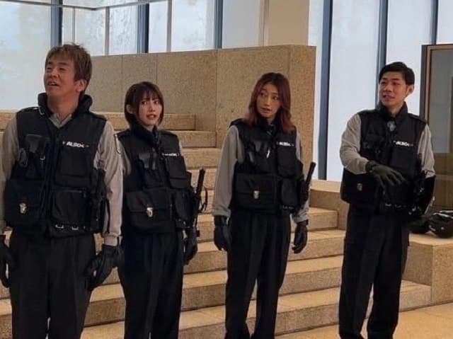 コスプレイヤー えなこがテレビでホリケンと共演！貴重な警備員姿はファン必見！?