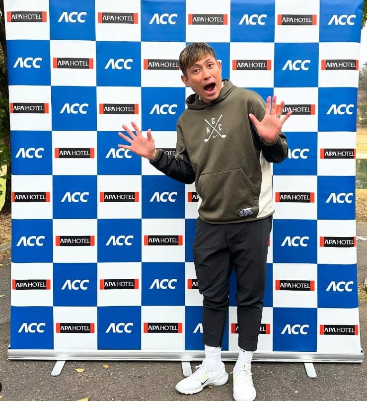 「サッカー選手ですよね⁉」ゴルフもこなす多才すぎる元日本代表〇〇にファンざわつく