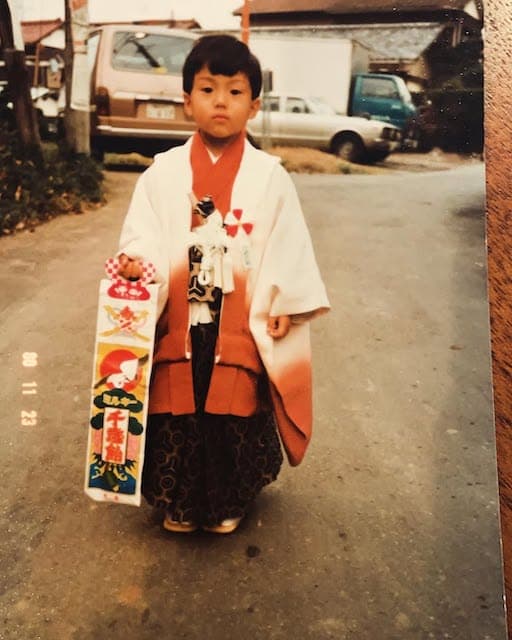 ムロツヨシ、幼少期の写真を投稿も可愛すぎて面影がない！？