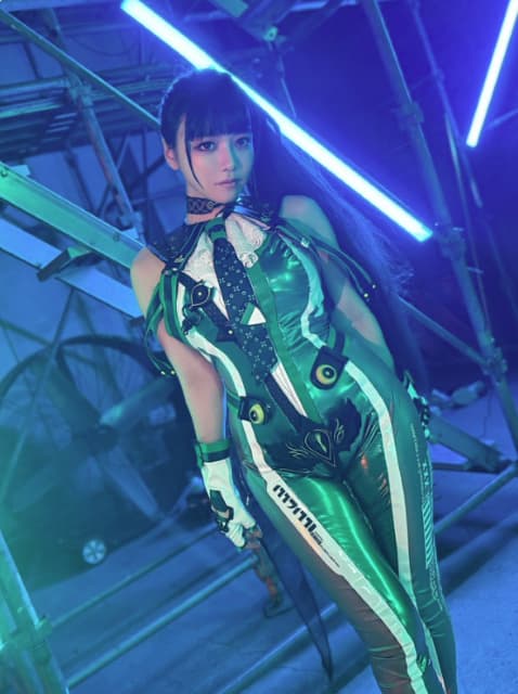 「イヴになったよ!!」東雲うみが人気ゲーム・NIKKEのキャラに変身！似すぎていると話題に