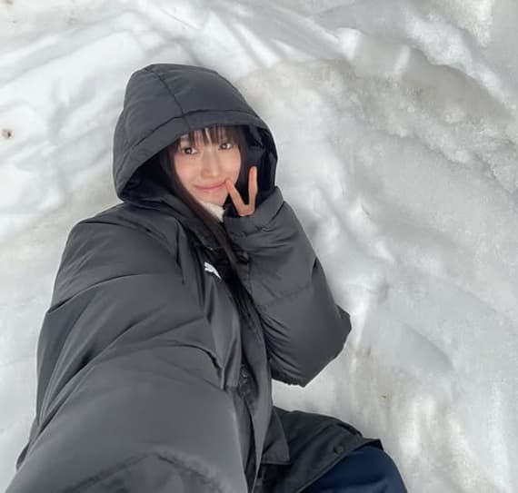 「今年は大活躍！」福本莉子、2024年のオフショットともにファンへの感謝を綴る