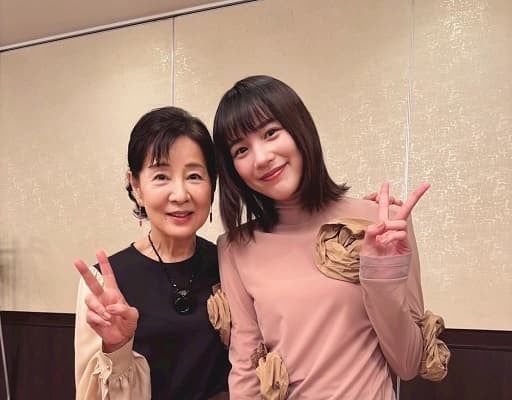 「本当に素敵です」俳優・のんが吉永小百合との美しすぎる2ショットを公開！