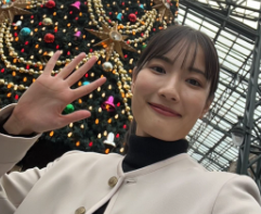日テレ渡邉結衣アナ、ディズニー・クリスマス取材で笑顔を届ける