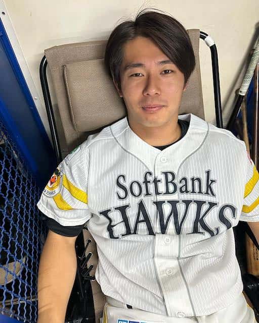 敏腕広報⁉️⚾️ソフトバンクホークスの又吉克樹があのピッチャーのオフショットを公開📸