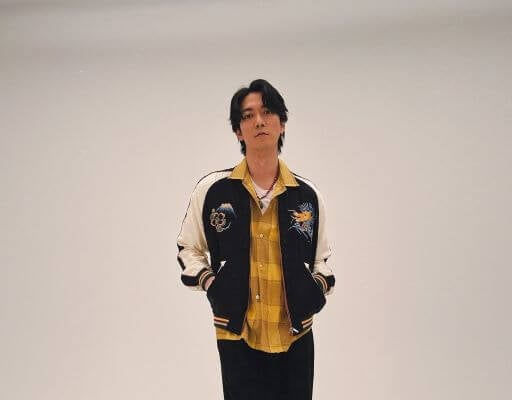 辰巳雄大、最強ストリートコーデ！スカジャン×ファイヤーパターンが激アツ！