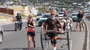 尾藤朋美、7日間で7大陸を駆け抜ける挑戦間近！南アフリカでのランニングを満喫