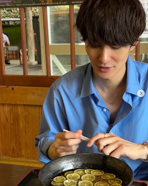 岡田将生 リフレッシュに神社参拝！