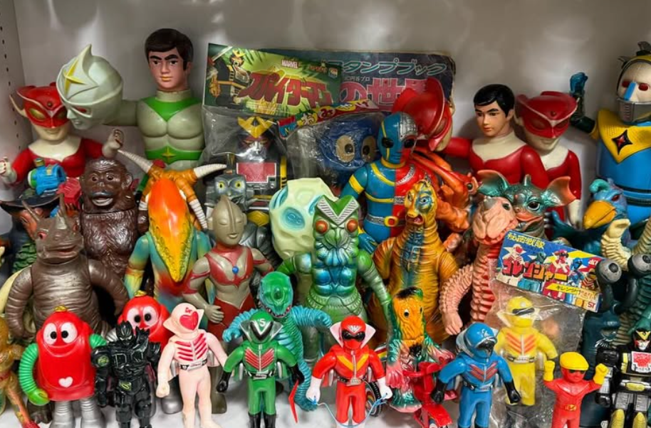 コレクション熱再燃！Fischer's・シルクロード、ソフビ棚で“幼き日の遊び”を見せる