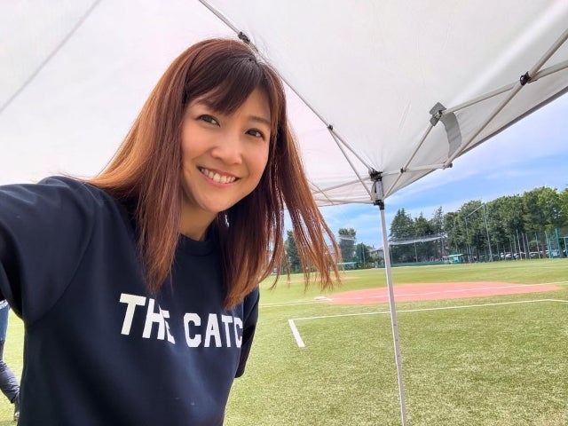 根本美緒が「合宿初日の笑顔」をお届け、梅雨明けの青空の下で感じた「夏とグラウンドの熱気」