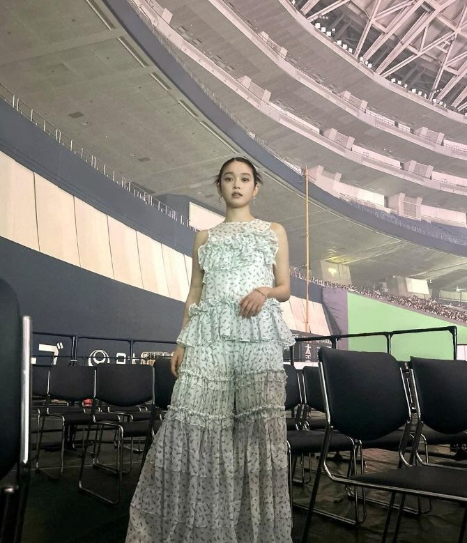 あの女優が華やかな衣装姿を披露