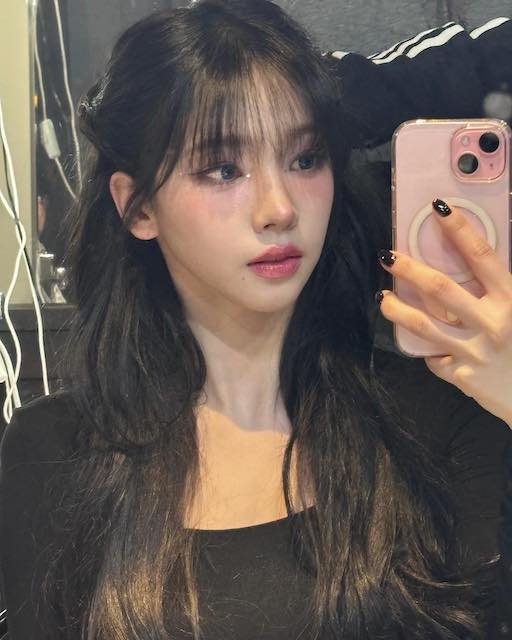韓国俳優イ・ジェウクとの熱愛が認められたaespa・カリナがオフショットを大放出📸