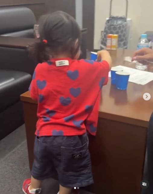 60歳パパ本並健二「ぷくぷくちゃん」同伴でお仕事へ