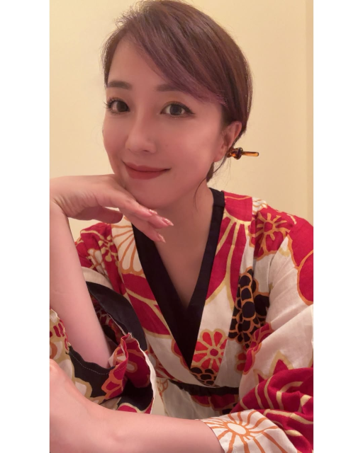 「キレイですねー」「可愛すぎる」艶やか浴衣ワンピ姿の平原綾香、癒しのほほ笑みショットにファン歓喜！