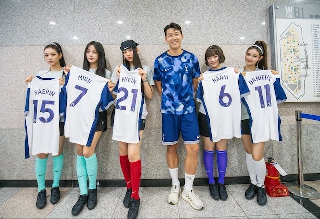 大人気アイドルが世界的サッカー選手との写真を公開しファン大興奮