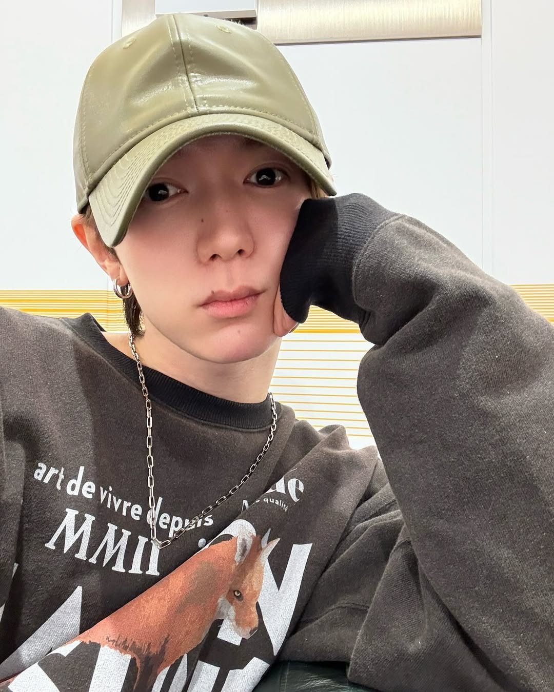 「またかわいいポーズしてる︎！！」Travis Japan・七五三掛龍也がリハ前オフショット公開でファン大盛況！