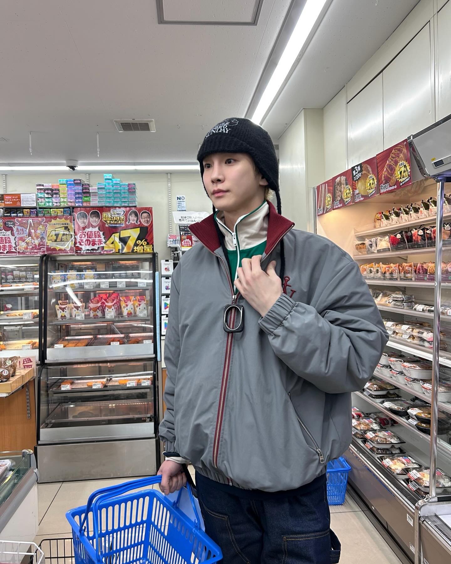 韓国アイドルグループ SHINee・KEYが日本のコンビニを堪能！