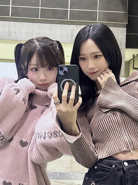 「たくさん甘えます！」イコラブ 野口衣織が”みりにゃ”の誕生日を激カワ2ショで祝福！