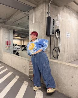 「とにかく美しい」「痩せた？」ぽっちゃり系女性YouTuber ヘソ出しコーデで登場しファン歓喜