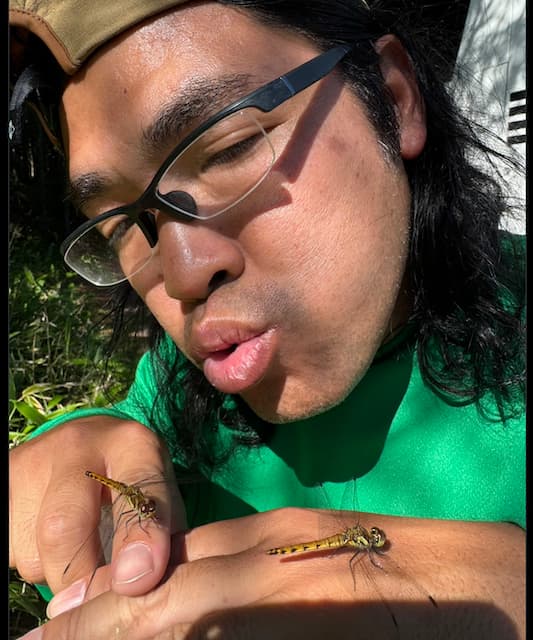 ロッチ中岡は“あの虫”にモテる！？秋らしいショットを公開