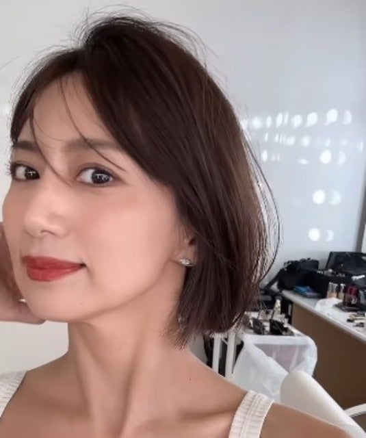 「もはや、暇なのか？」東原亜希がやっと自分に合う赤リップを見つける！