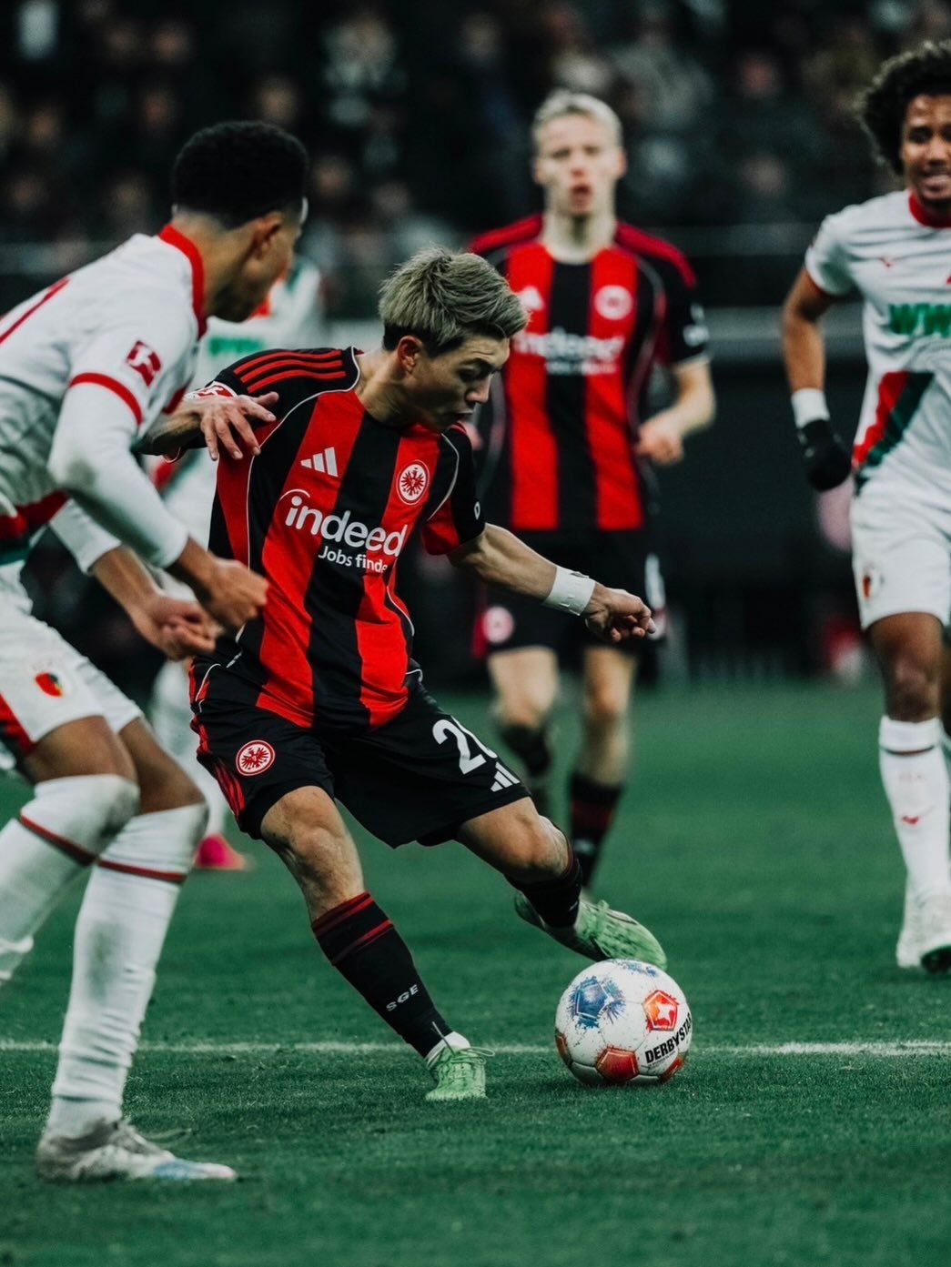 胸が震える…堂安律が決勝弾、フランクフルトを勝利に導いた一撃