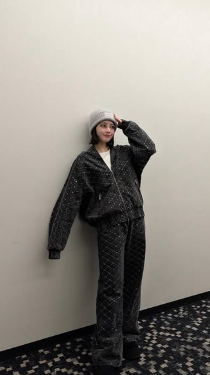 スタイル良すぎ…　FRUITS ZIPPER鎮西寿々歌、私服ショットに称賛続出