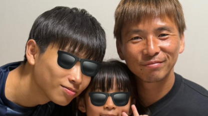 乾貴士が誕生日を家族に祝福され笑顔満開！息子からのサプライズに「嬉しすぎるー」