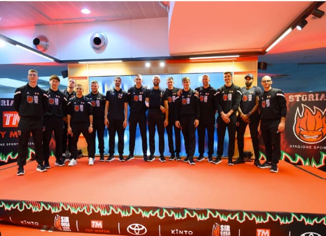 イタリアセリアA「ペルージャ」がイベントの様子を公開！石川祐希のソロショットも披露しファンからコメント殺到