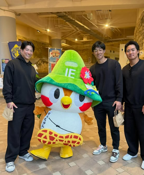 悪天候でも前向きに 伊江島自主トレ、野村・細川の2人で仕上げ