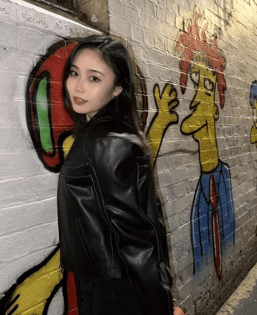 美女シンガー・鷲尾伶菜、メルボルンで撮影したストリートショットが可愛すぎと話題に！