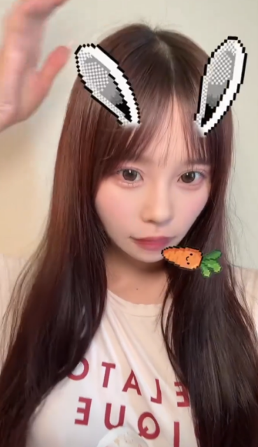 可愛すぎる自撮りムービーが話題！CANDY TUNE 村川緋杏、お気にのピンク髪にニコニコスマイル！