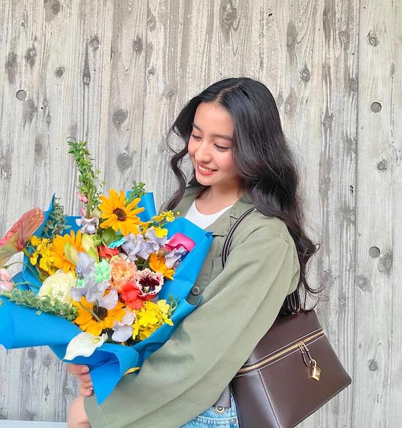 Kōki,がある撮影後のオフショットを公開！花に負けない美しさにファン注目