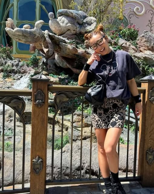 フィットネストレーナーAYAがキュートなディズニーショットを公開！