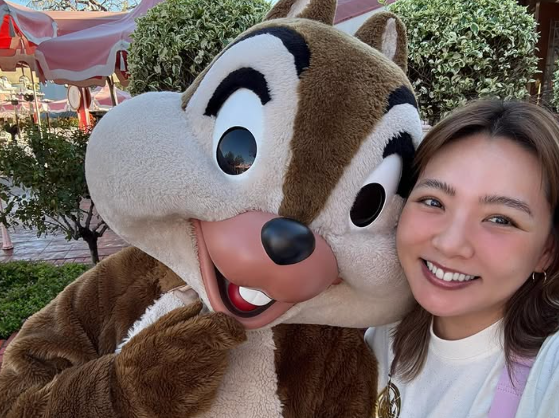 野呂佳代、チップ＆デールとの笑顔ショットに反響