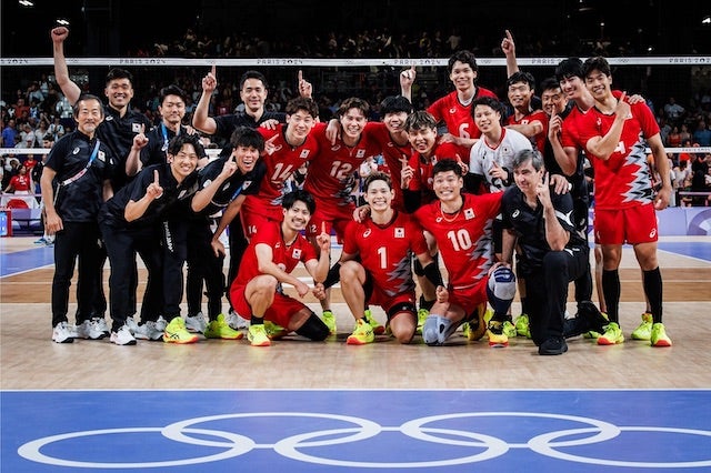 「最後のスパイクもその後の気迫もかっこよかった」バレー宮浦健人が五輪初勝利を報告