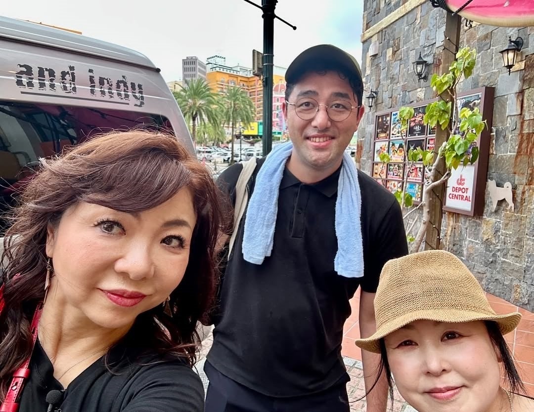 台風にも負けず！ハイヒールモモコ、沖縄ロケで見せたプロの底力！