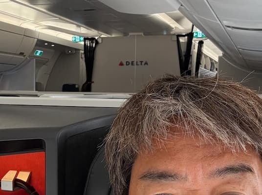 藤田寛之、VISA取得のため日本へ『この投稿多いけど飛行機で暇だから（笑）』