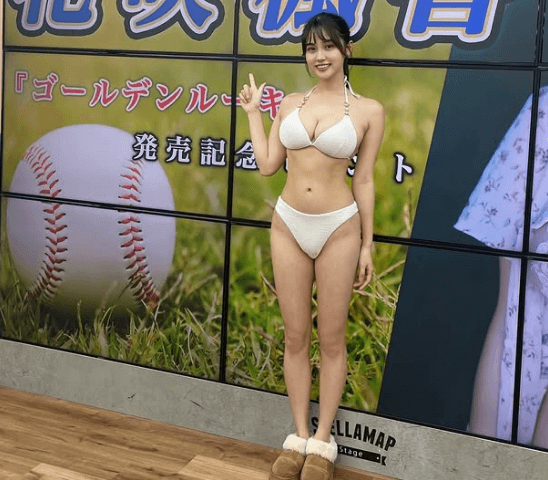 「ナイスバディ！」人気スポーツグラドル、白ビキニの”ゴールデンルーキー・ショット”を披露しファン悶絶！