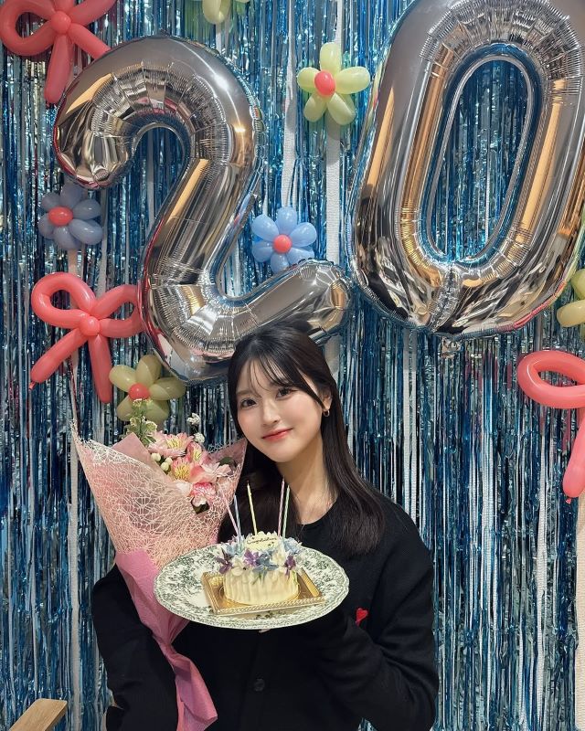 「20万人本当におめでとう！！」あの人気インフルエンサーの最新投稿にファン大歓喜