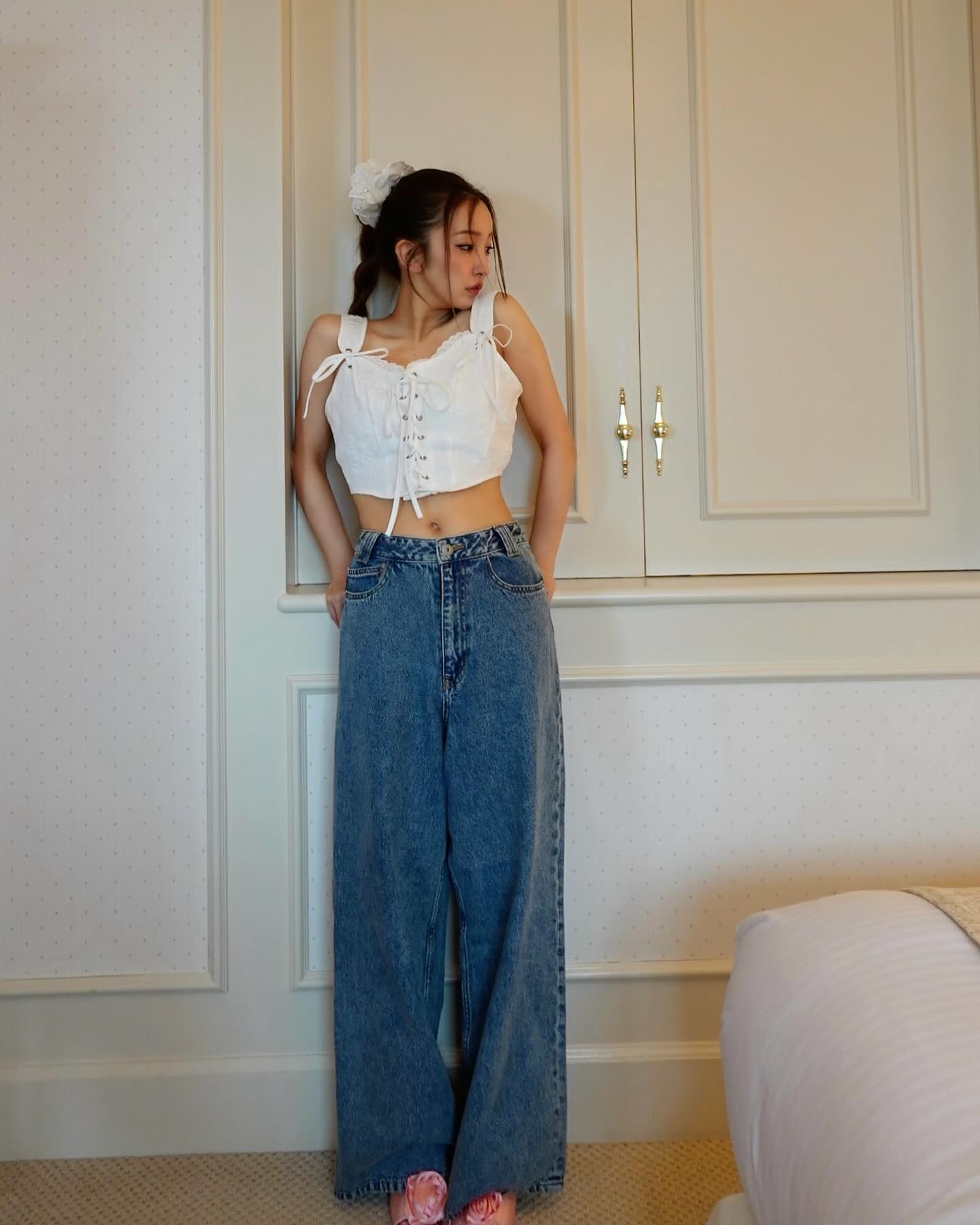 一児の母・板野友美がへそ出しショットを公開　AKB48時代と変わらないスタイルの良さが話題に