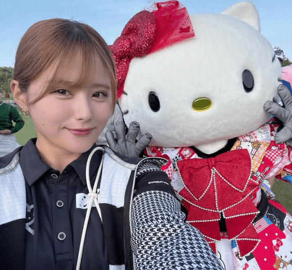 「超かわいい、キレイ」美女ゴルファー・黒木優香、キティちゃんとの2ショットがキュートすぎと話題に「可愛い過ぎるー」