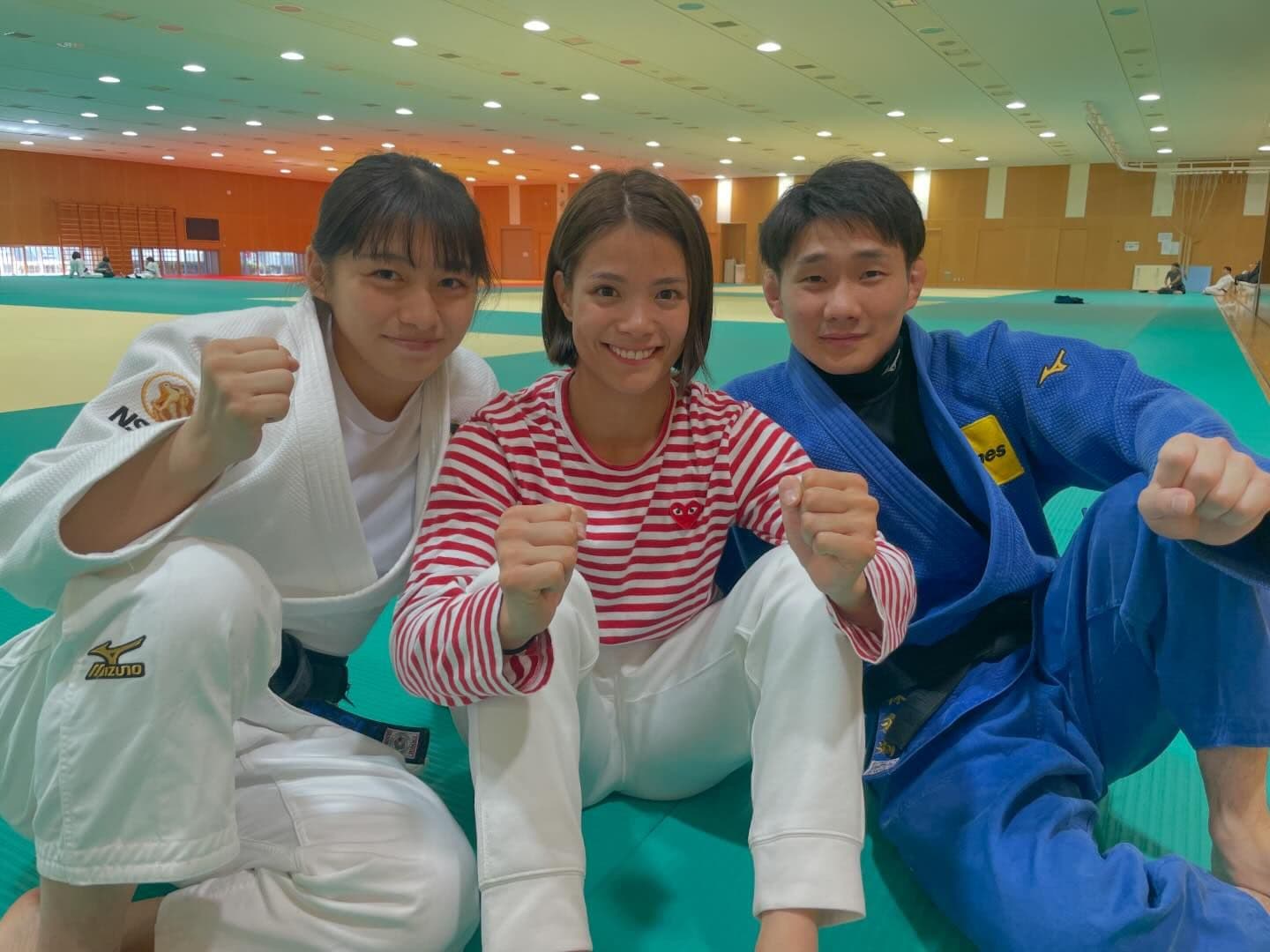 阿部詩が恩人との写真を投稿👀